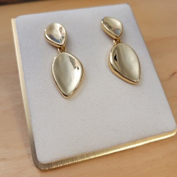 14kt Gold Plated Drop Earrings • Brand New • Pale Shiny Gold - Picture 1 of 3